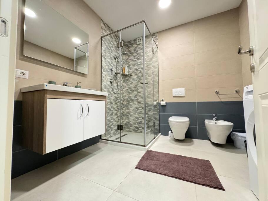 Yellow Apartment Дуррес Экстерьер фото